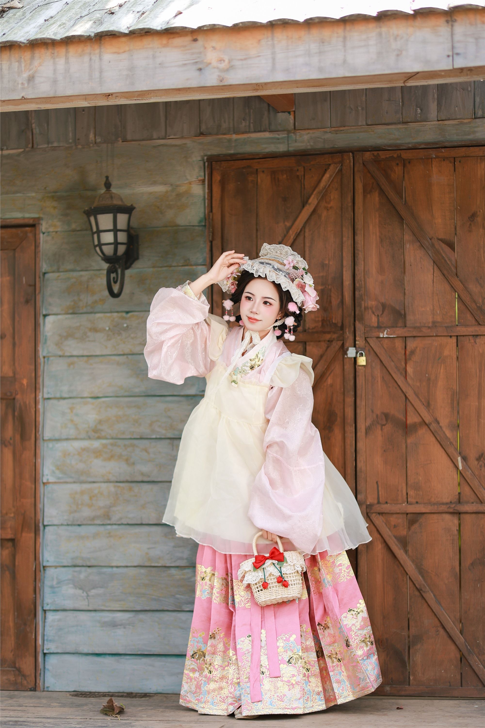 YITUYU艺图语 2025.02.01 草莓甜心 小杜同学